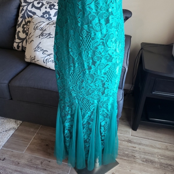 NWOT Green Lace Mermaid Formal Gown dress Size S - Picture 5 of 6